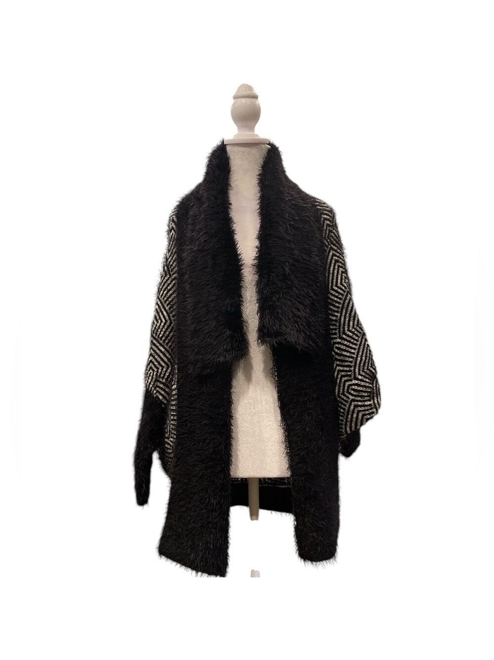 S-Twelve SZ M/L black/white patterned batwing dolman sleeve open eyelash sweater